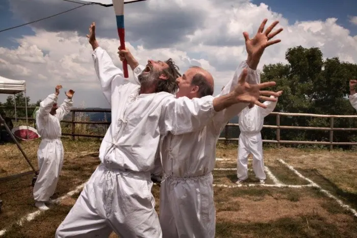 cineturismo, location, cinema, turismo, film tourism, movie tour, pietrapertosa, castelmezzano, volo dell'angelo, grotte di pertosa auletta, fabio volo, silvio orlando, un paese quasi perfetto, Massimo Gaudioso
