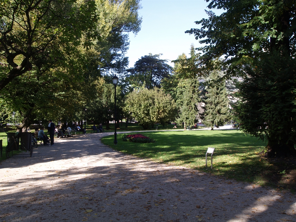 Giardini Piazza Dante,Trento,trentino,cineturismo,location