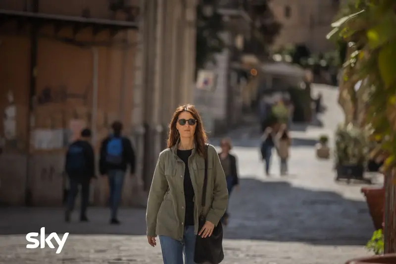 cineturismo, location, cinema, turismo, film tourism, movie tour, Petra, Paola Cortellesi, Andrea Pennacchi, Genova, Genoa, Sky, Cattleya, Alicia Giménez-Bartlett, Barcellona, creuze, Zecca-Righi, carrubi, porto Antico, old Harbour, big, Acquario di Genova, Genoa Aquarium, vico del Campo, Prè, largo Sandro Pertini, piazza de Ferrari, via XX Settembre, piazza della Vittoria, Chiesa dell'Immacolata Concezione, Church of the Immaculate Conception, Albergo dei Poveri, Castelletto, Voltri, Biscione di Marassi, piazza Rossetti, Sestri Levante, Riviera di Levante, Chiavari, Roma, Rome
