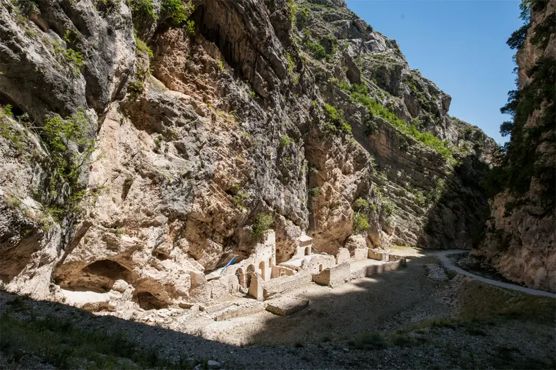 Gole di Fara e Monastero di San Martino in Valle