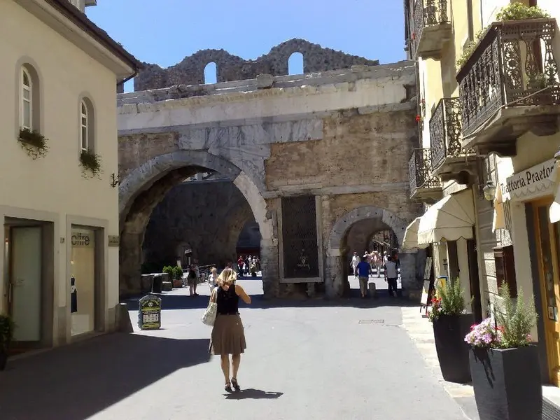 Porta Praetoria e torre dei Signori – Aosta