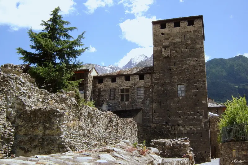 Porta Praetoria e torre dei Signori – Aosta