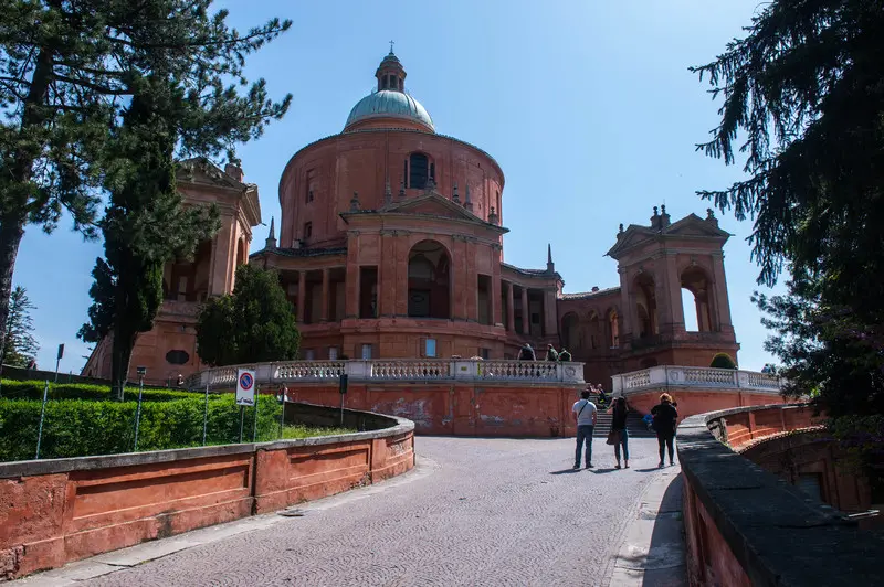 Santuario Madonna di San Luca e i suoi portici – Bologna